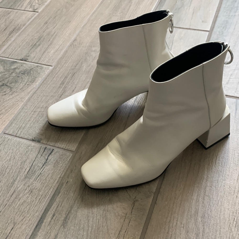 Via spiga cream heeled boots